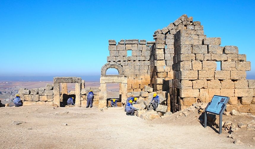 3 bin yıllık Zerzevan Kalesi'nde kazılarla yer altındaki şehre ulaşılacak