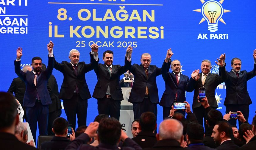 AK Parti Van 8. Olağan İl Kongresi Fotoğrafları