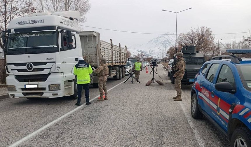 Van’da farklı suçlardan 16 kişi tutuklandı