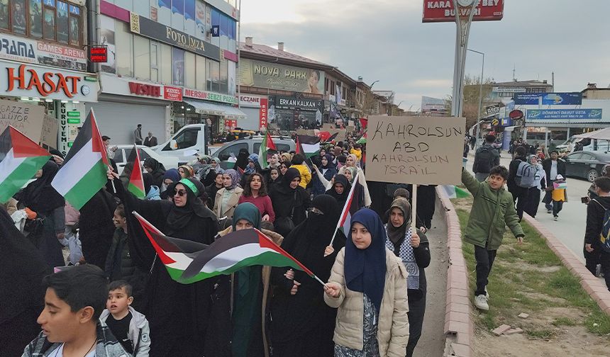 Erciş'te Filistin'e destek yürüyüşü