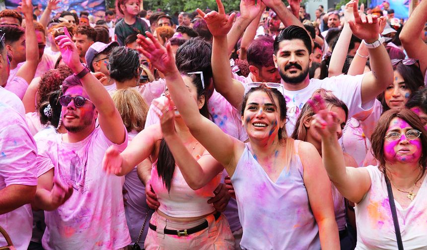 İranlılar bayramı Van'da geçiriyor