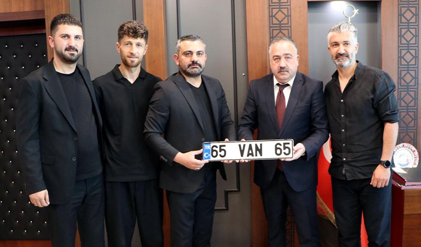 Vanspor'a özel plaka jesti