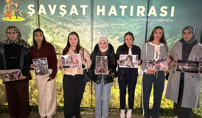 Öğrencilerden 'Dünya Kız Çocukları Günü'nde' Gazze mesajı