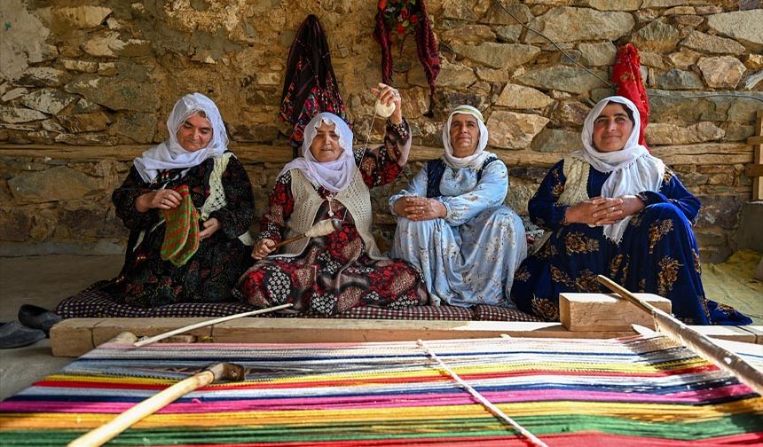 Vanlı kadınlardan asırlık dokuma kültürü