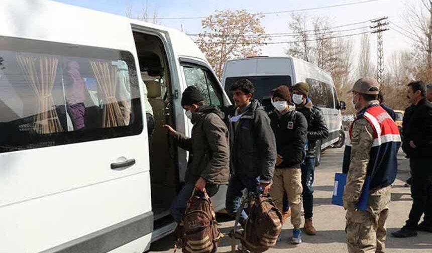 Van'da 20 düzensiz göçmen yakalandı