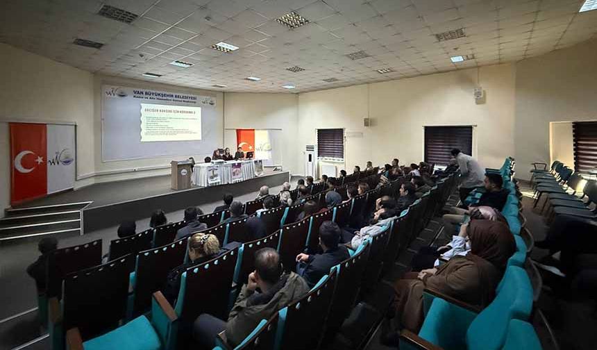 Van'da "akciğer ve bağırsak kanseri" konulu seminer düzenlendi