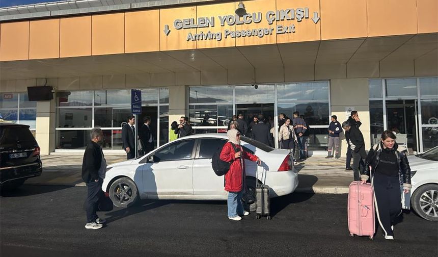 Van'a uçuşlar yeniden başladı