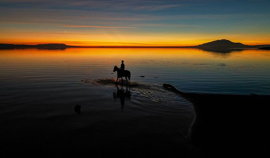 Van'da gün batımı