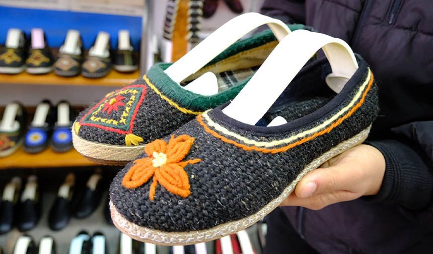 Van’ın geleneksel ayakkabısı modern dokunuşlarla üretiliyor