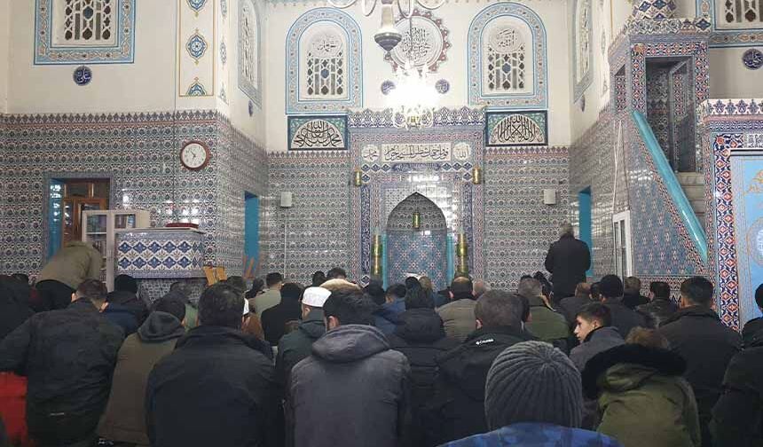 Başkale'de Regaip Kandili dualarla idrak edildi