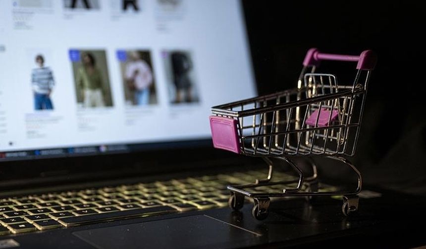 E-ticaret hacmi artıyor