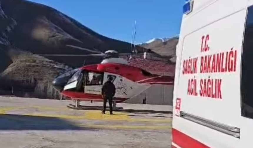 Hamile kadın ambulans helikopterle Van’a getirildi