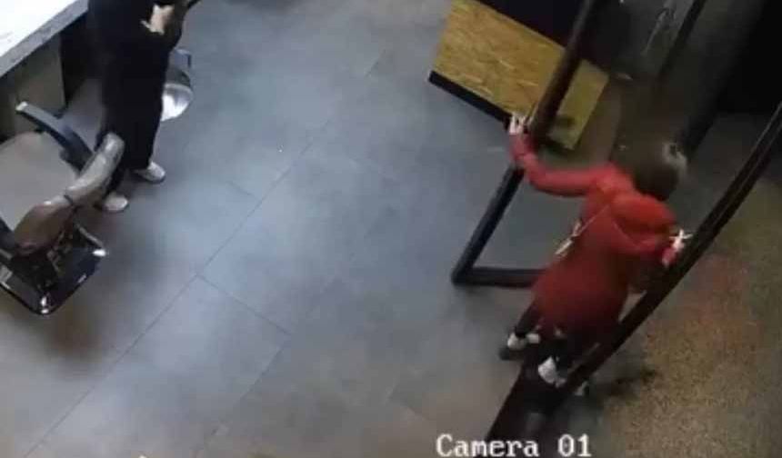 Kuaförde 3 bin TL'lik işlem yaptırıp kaçtı