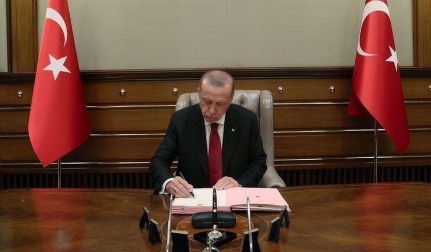 Cumhurbaşkanı Erdoğan imzaladı! 9 üniversiteye rektör atadı