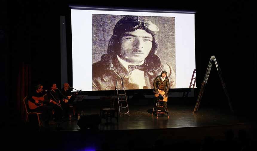 Van’da öğrenciler ‘Vecihi Hürkuş’ tiyatrosu ile buluştu