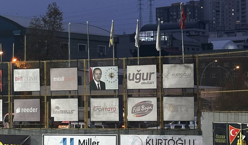 İstanbulspor - Vanspor maçında bayrak krizi