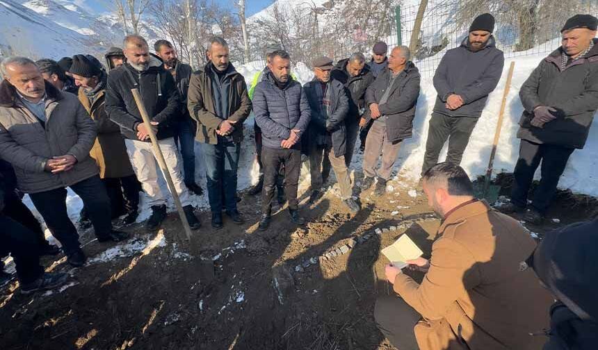 Van'da hayatını kaybeden kadın son yolculuğuna uğurlandı