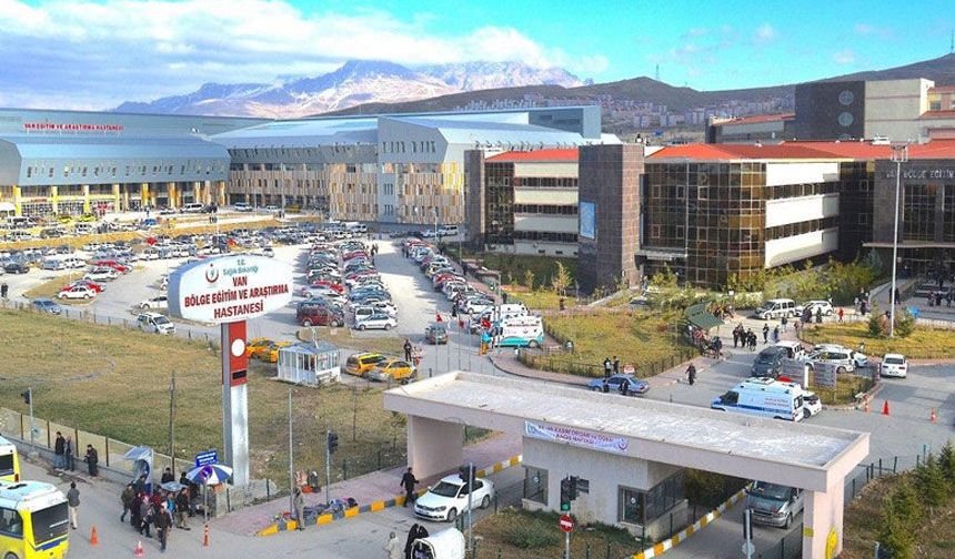 Van'da ilk kez yapıldı! 78 yaşındaki hasta sağlığına kavuştu