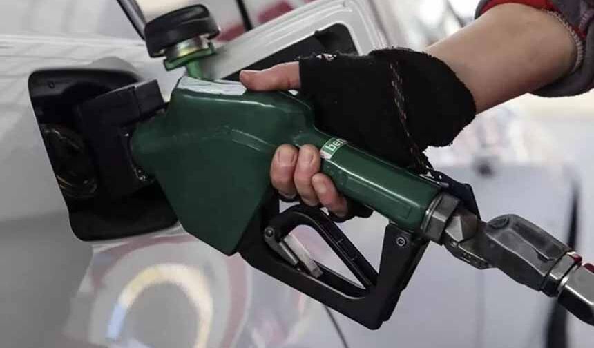 Akaryakıta çifte indirim geldi