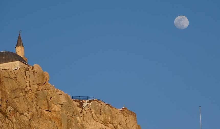 Van Kalesi'nde gökyüzü şöleni