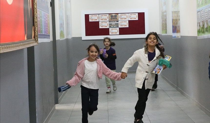 Okullarda ilk ders zili yarın çalacak