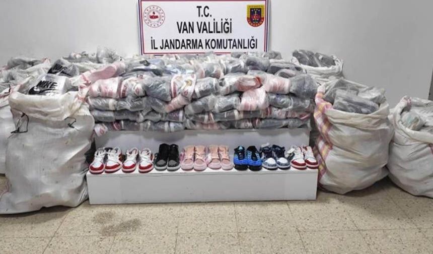 Van’da 3 milyon 660 bin TL değerinde kaçak eşya ele geçirildi