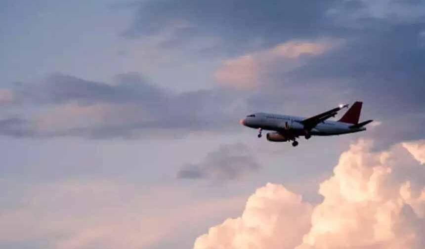 Kenya'da yolcu uçağı pistten çıktı