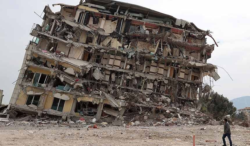 Türkiye'de yaklaşık her 20 yılda 3 büyük deprem yaşanıyor