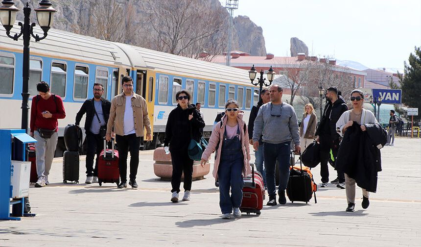 İran’a saldırı Van turizmini etkiledi