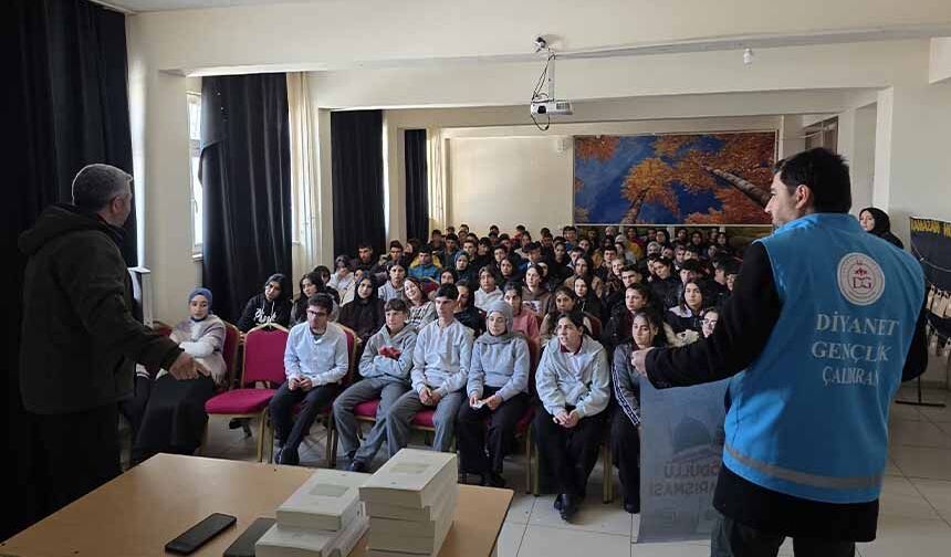 Çaldıran’da Umre ödüllü yarışma