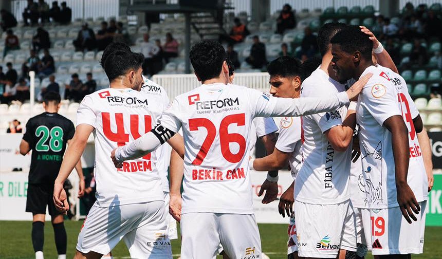 Vanspor deplasmanda gol olup yağdı!