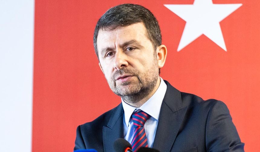 Abdulkadir Çay, gazetecilerin haklarını savunmayı sürdürüyor