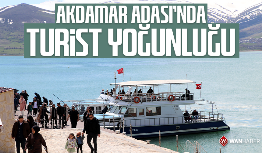 Akdamar Adası'nda turist yoğunluğu