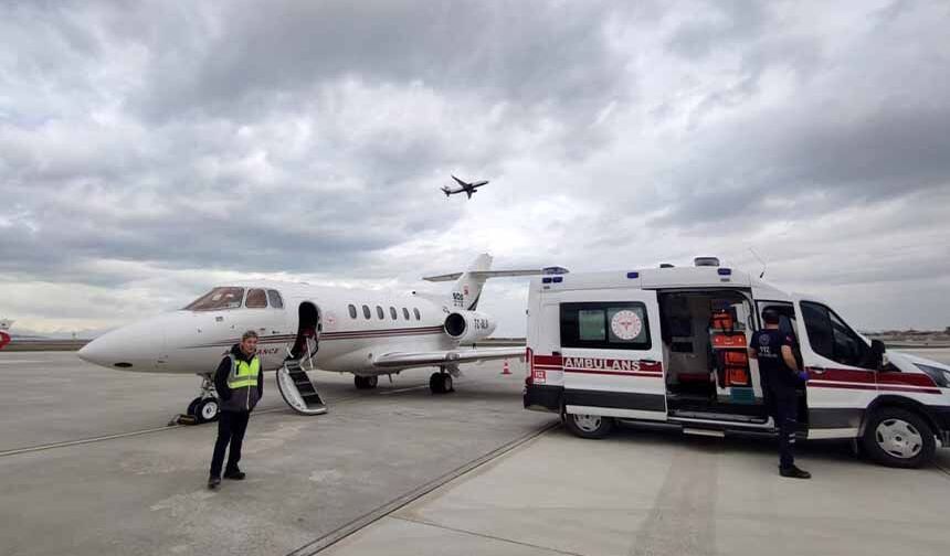 Van’da 2 günlük bebek için ambulans uçak havalandı