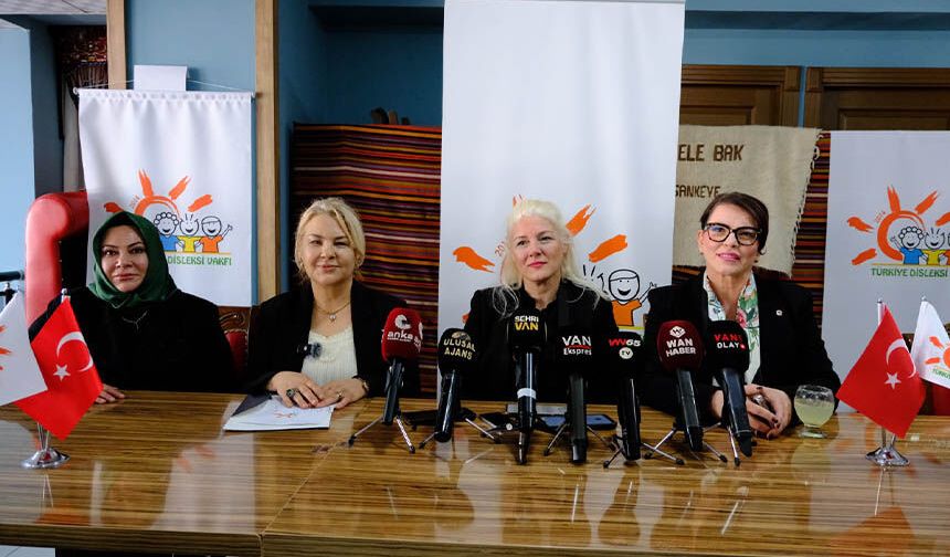 Türkiye Disleksi Vakfı Van Şubesi, basın ile bir araya geldi