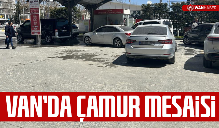 Van'da çamur mesaisi!
