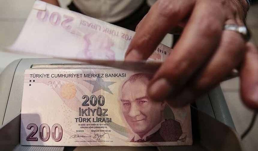 Yaşlı ve engelli aylıkları hesaplara yatırılmaya başlandı