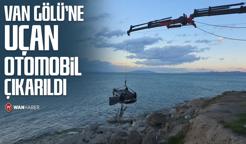Van Gölü’ne uçan otomobil çıkarıldı