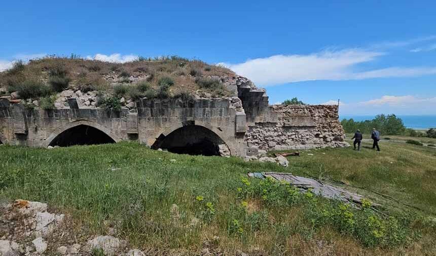Tarihi miras sessizce yok oluyor