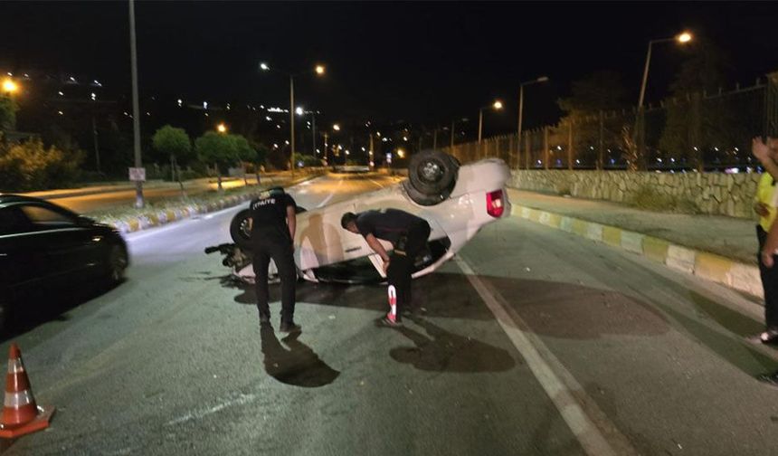 Edremit'te takla atan araçtaki iki kişi yaralandı