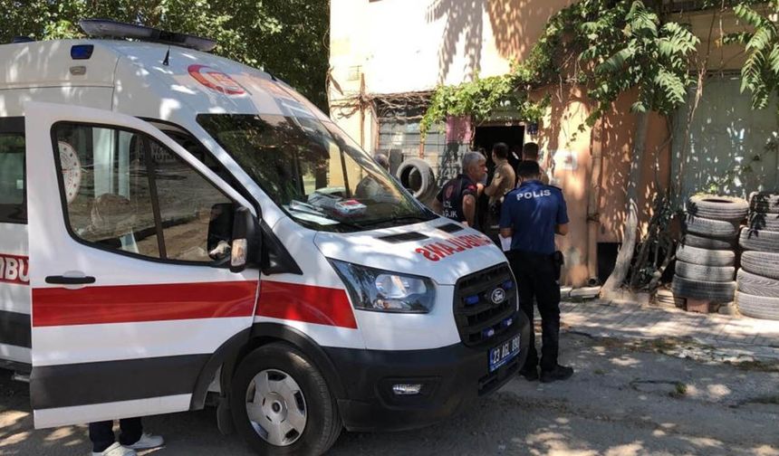 Uyuyor zannettikleri adamın öldüğü ortaya çıktı