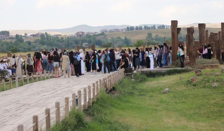 Selçuklu Meydan Mezarlığı turistleri ağırlıyor