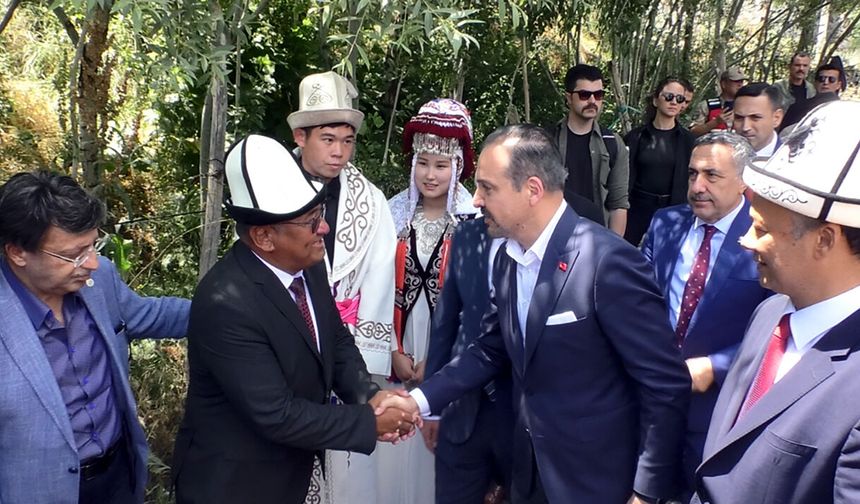 Van'da 'Ulupamir Kültür Şöleni'