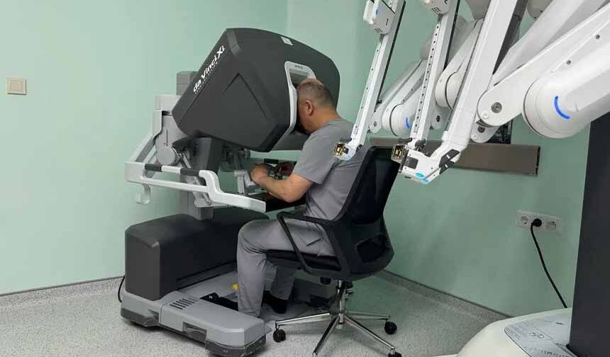 Uyku apnesi robotik cerrahiyle tedavi ediliyor