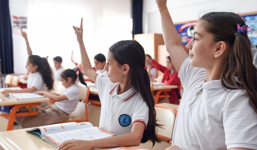 Öğrenciler ve veliler dikkat! Okul yönetmeliği değişti