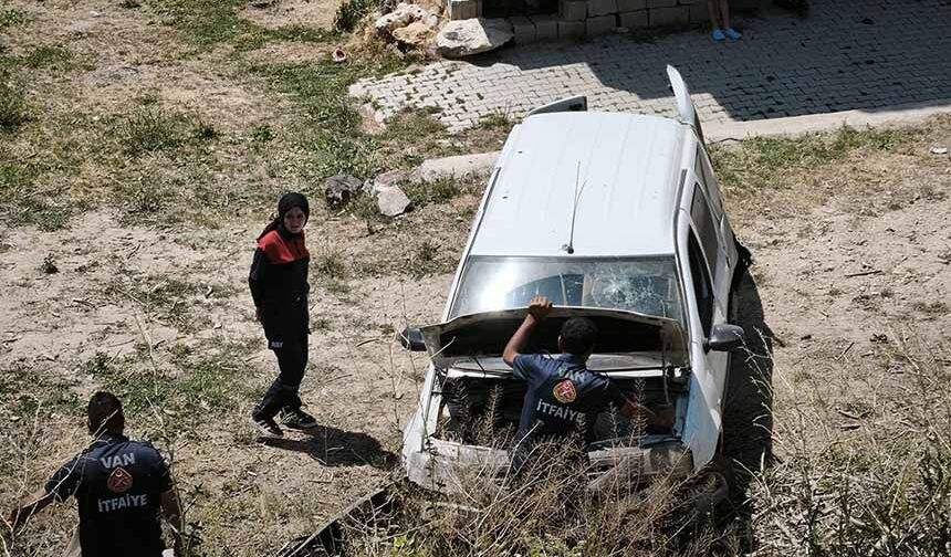 Van Erciş’te maddi hasarlı trafik kazası