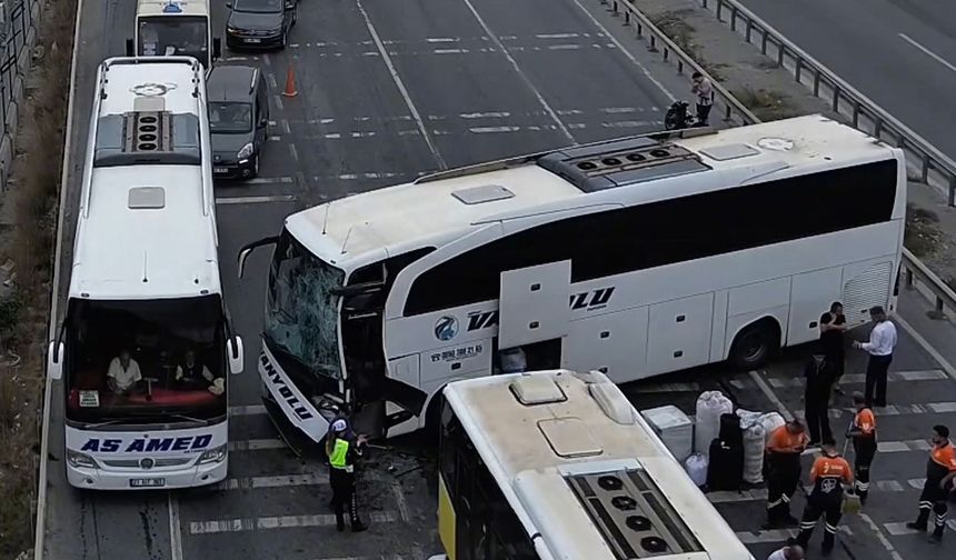 Van otobüsünün kaza anı kameralara yansıdı!