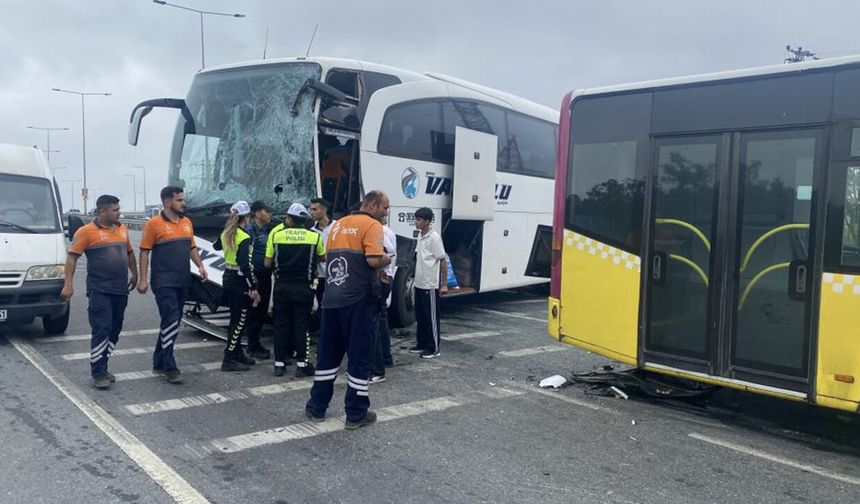 Van otobüsü İETT otobüsüyle çarpıştı