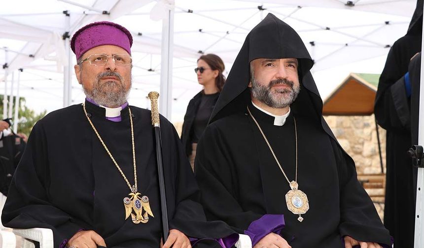 Tarihi Akdamar Kilisesi'nde 14'üncü ayin başladı