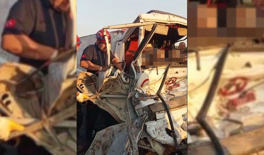 Kamyonet, TIR’a arkadan çarptı: 2 ölü